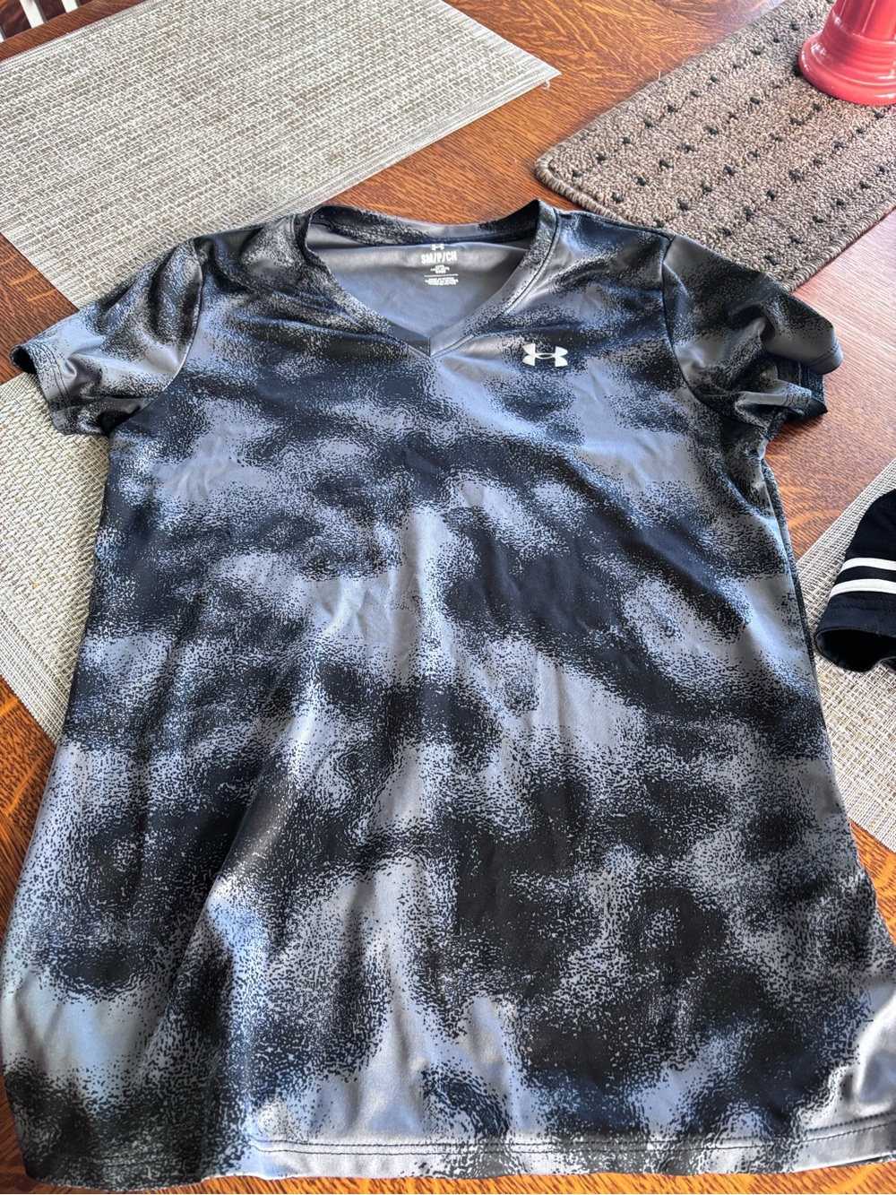 Under Armour Women's Black and Gray Speckled V‑Neck Athletic Top